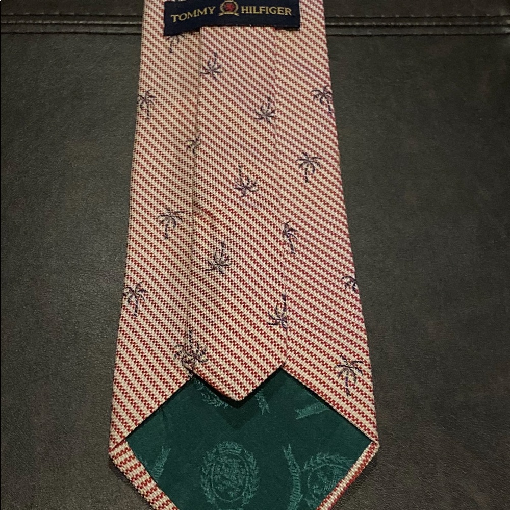 Palm tree tie